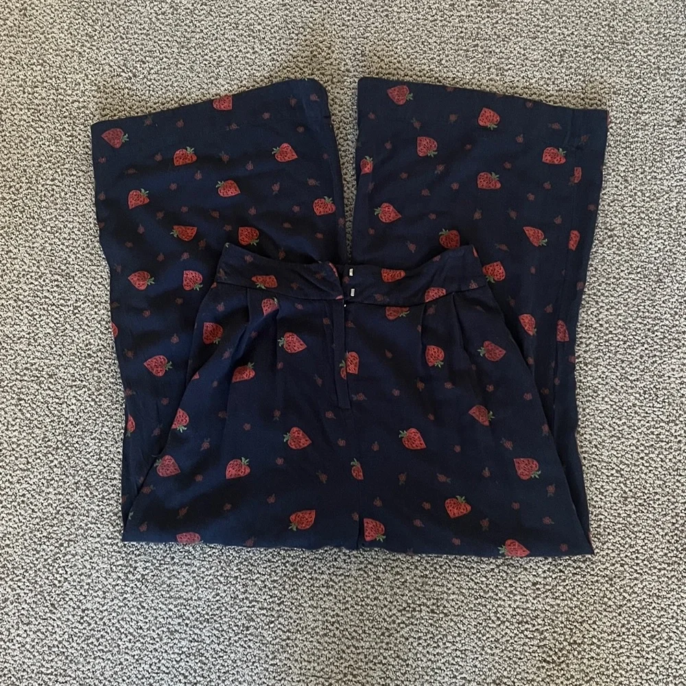 FARM Rio strawberry print pants - Picture 4 of 7
